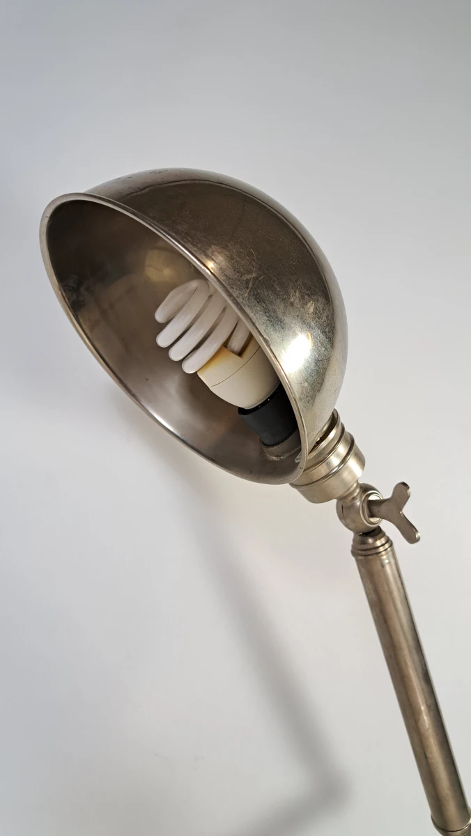 Verstelbare metalen industriële bureaulamp met bolvormige kap - foto 10
