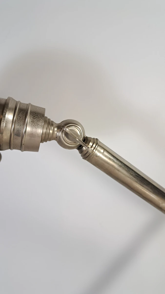 Verstelbare metalen industriële bureaulamp met bolvormige kap - foto 9