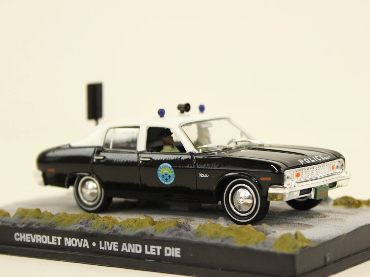 Set van 8 James Bond modelauto's in display - foto 3