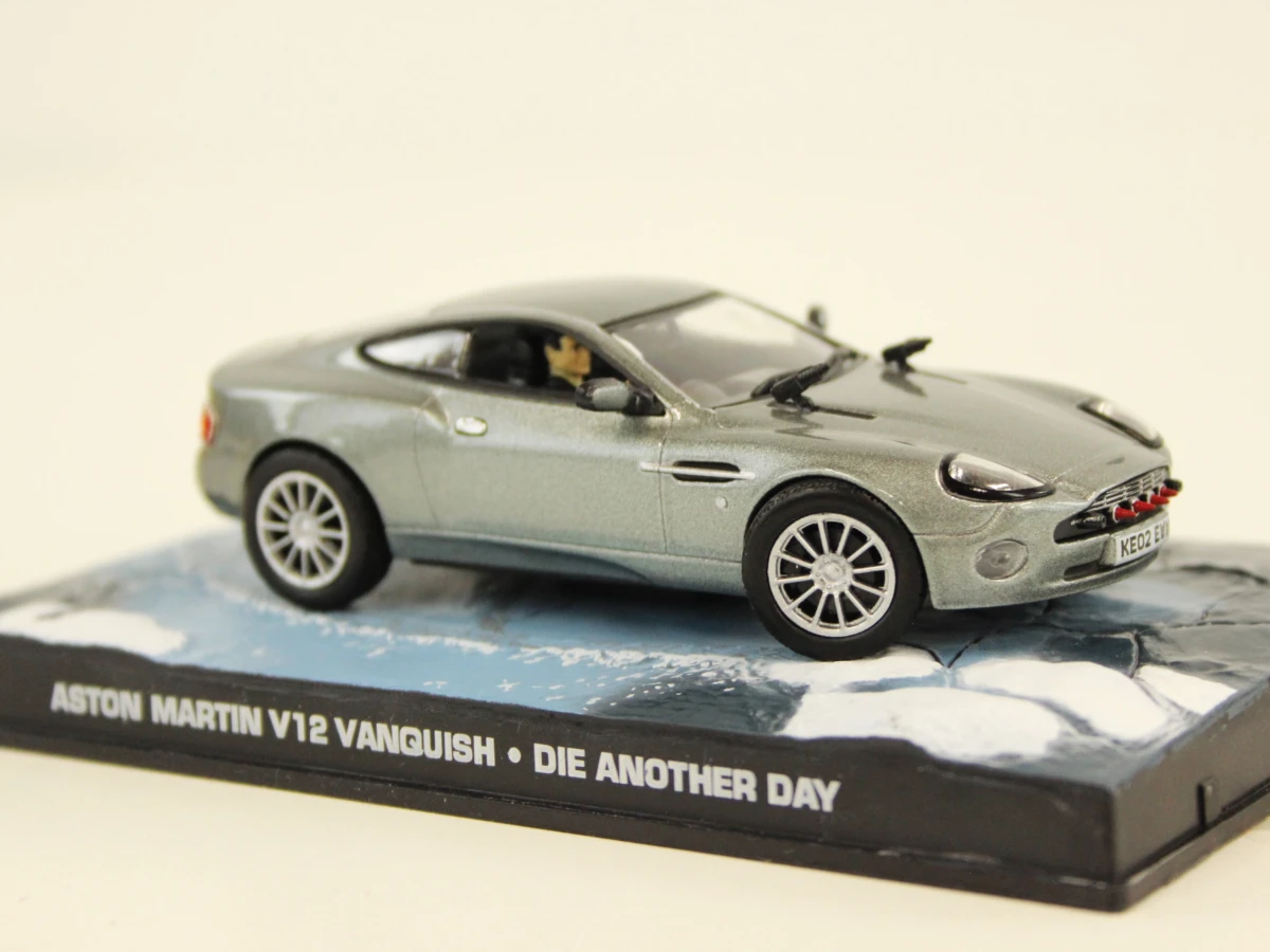 Set van 8 James Bond modelauto's in display - foto 7