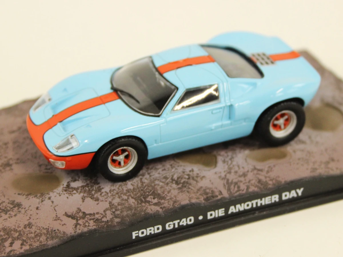 Set van 8 James Bond modelauto's in display - foto 8