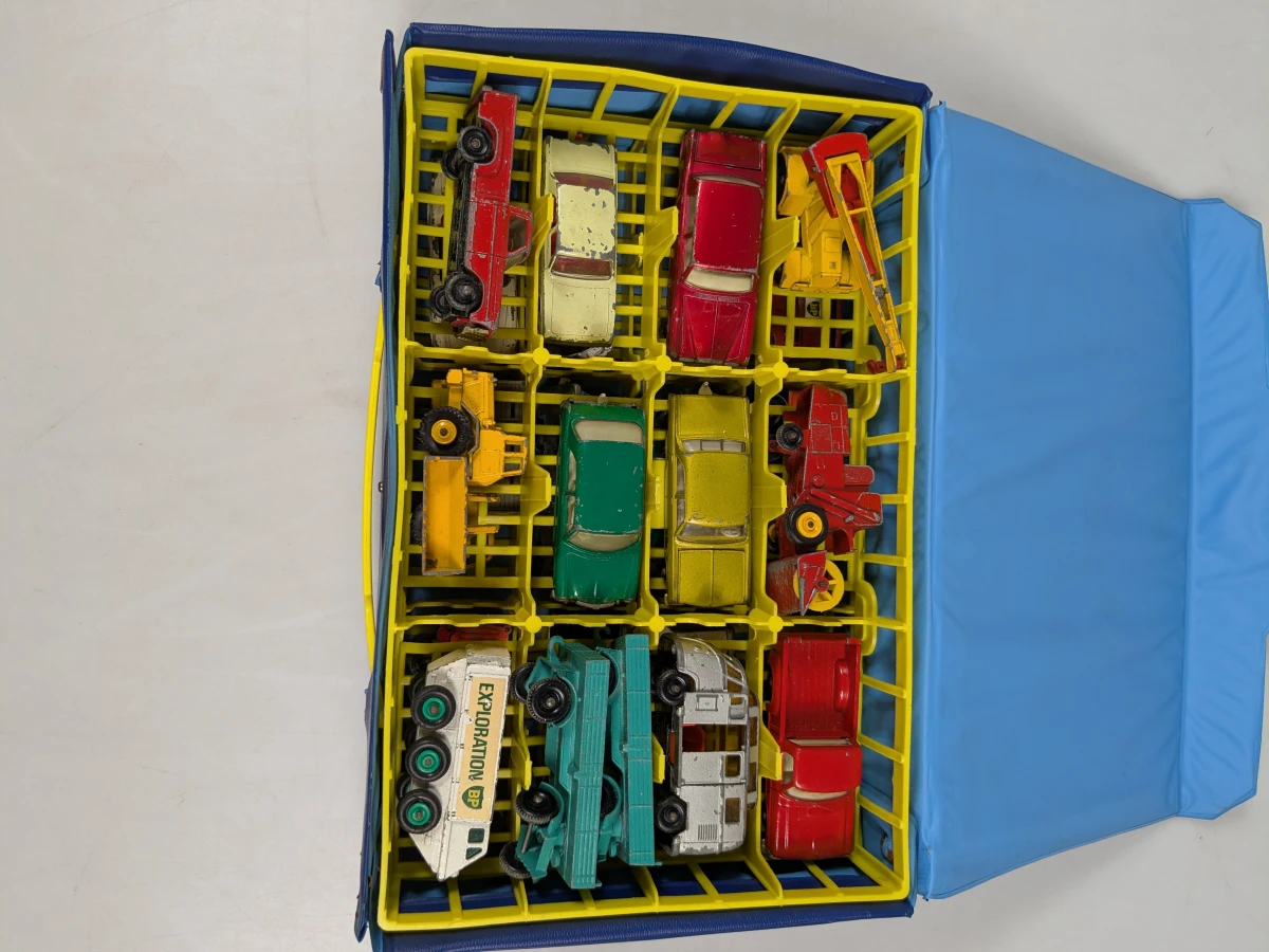 Matchbox carry case met 24 Matchbox voertuigen - foto 4