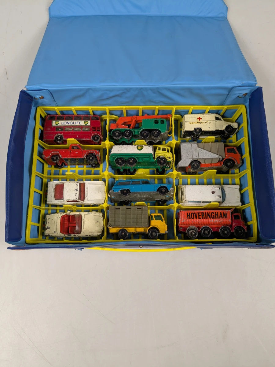 Matchbox carry case met 24 Matchbox voertuigen - foto 5