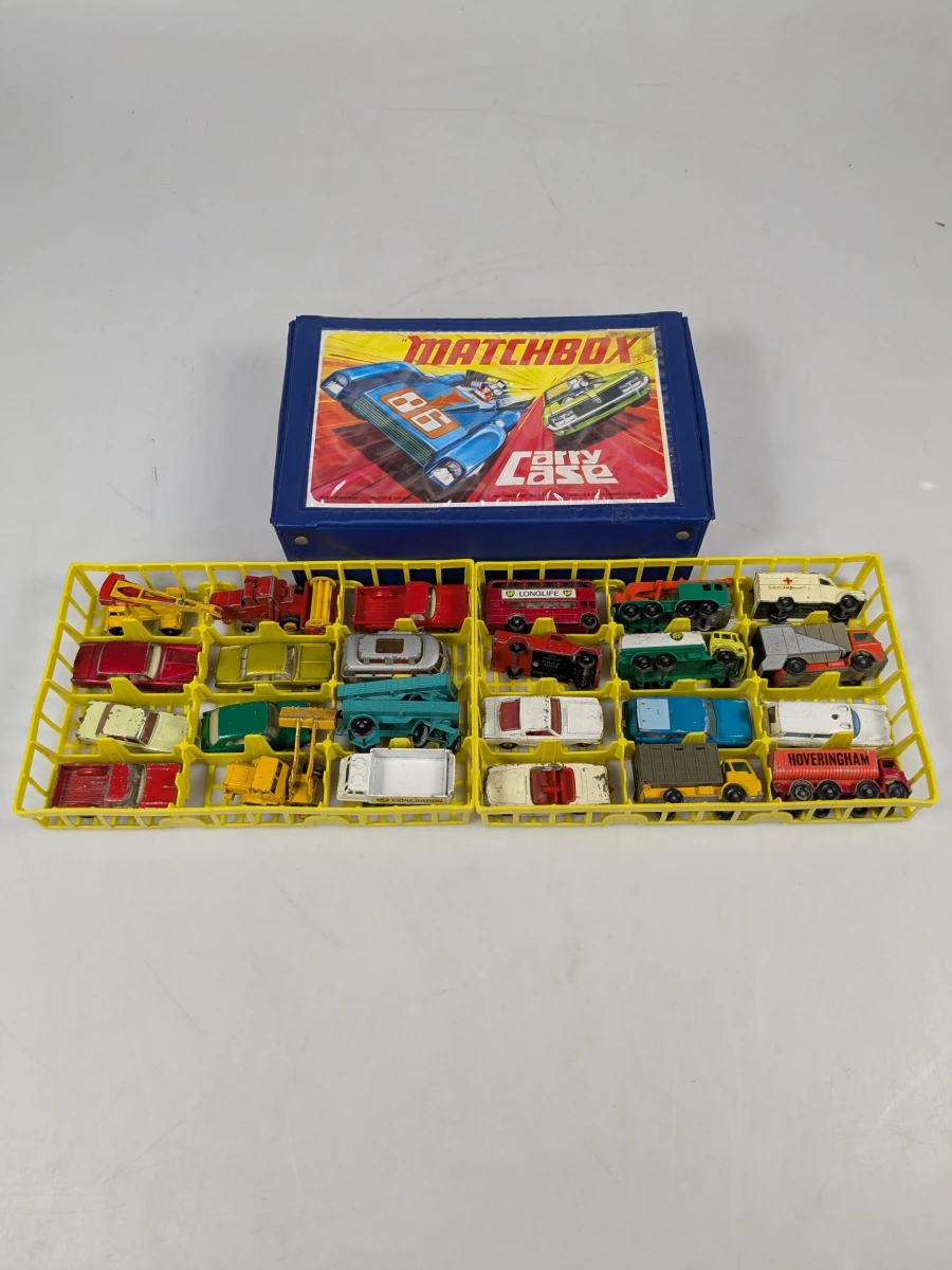 Matchbox carry case met 24 Matchbox voertuigen - foto 15