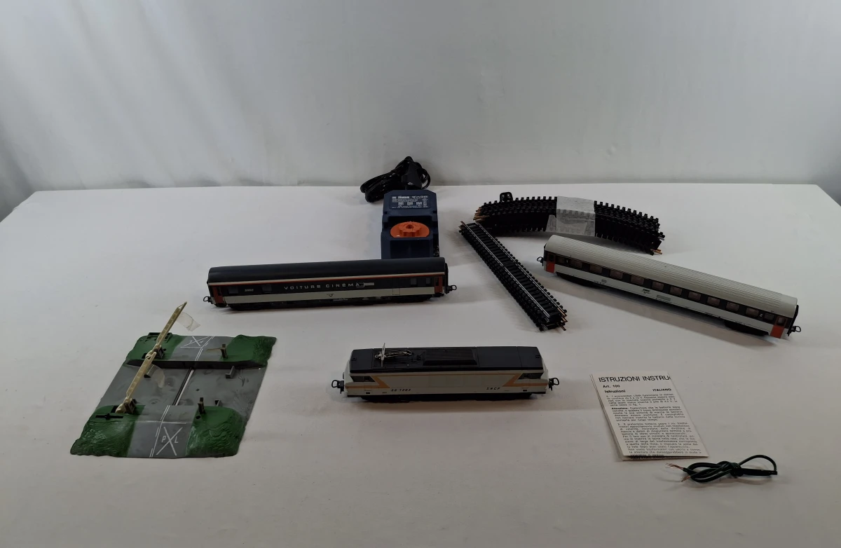 Drie Lima modeltrein sets met wagons, rails en elektrische bediening - foto 4