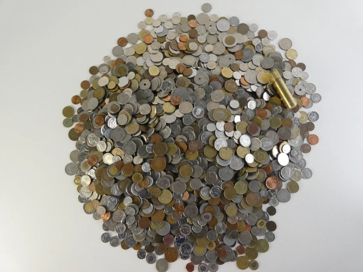 Verzameling diverse munten en tokens(10,4 kg.) - foto 2