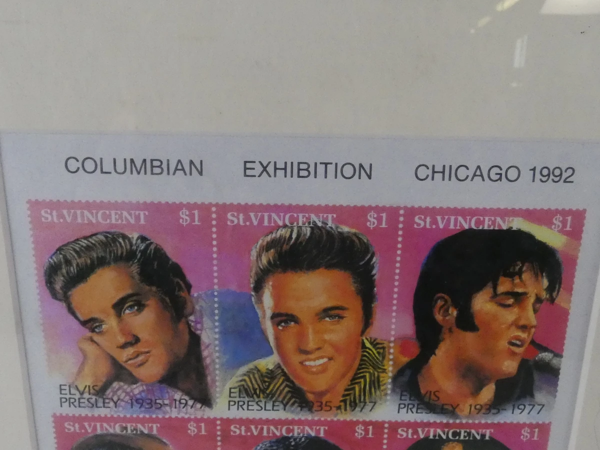 Elvis Presley verzamelset: platen, metalen borden en postzegel - foto 5