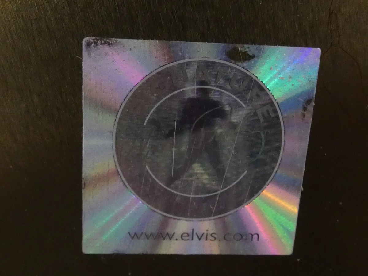 Elvis Presley verzamelset: platen, metalen borden en postzegel - foto 13