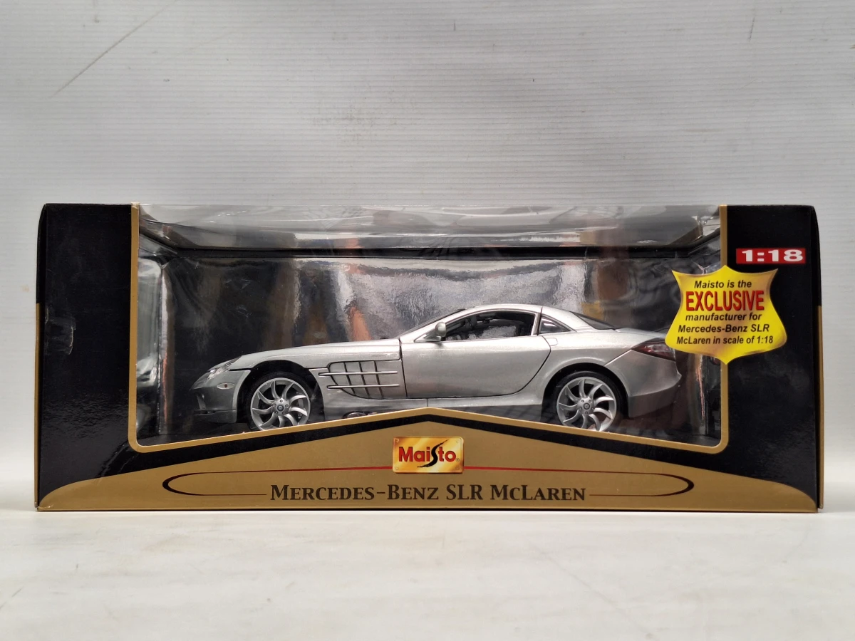 Verzameling van drie Maisto schaalmodellen 1:18 met Jaguar, Lamborghini en Mercedes - foto 5