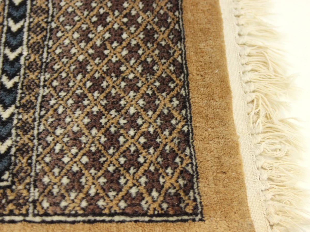 Traditioneel en sfeervol vloerkleed met geometrisch patroon - foto 6