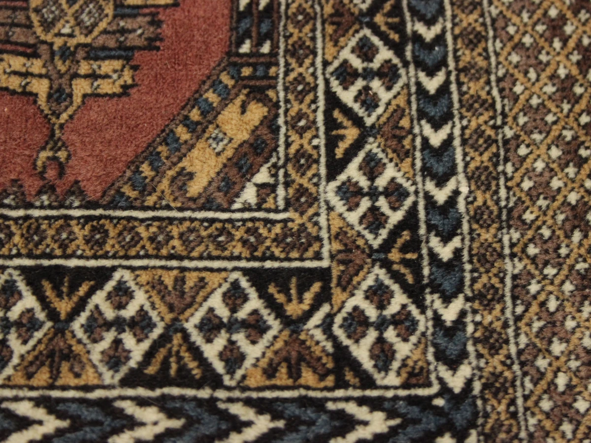 Traditioneel en sfeervol vloerkleed met geometrisch patroon - foto 7