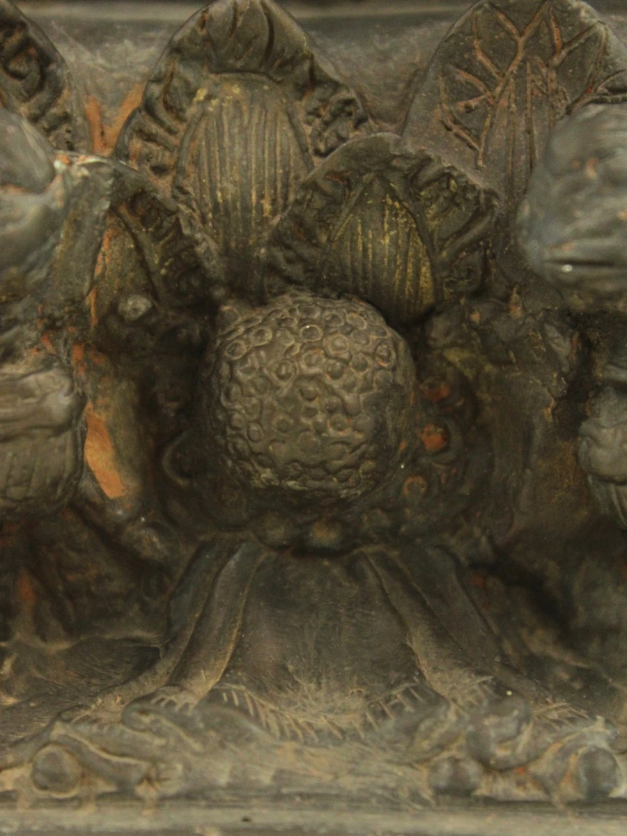 Decoratief Boeddhabeeld met drakenmotief - foto 6