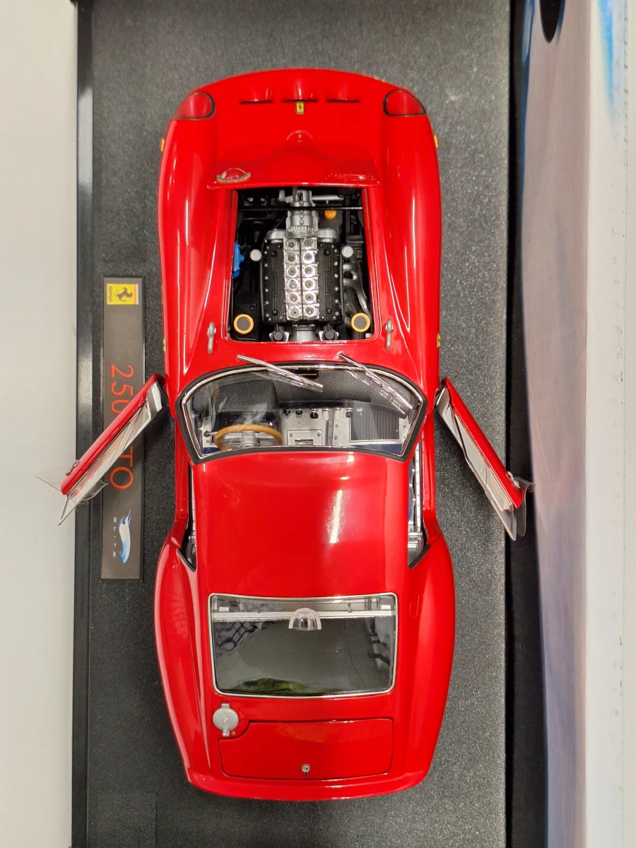 Set van twee Ferrari GTO schaalmodellen 1:18 Hot Wheels Elite - foto 13