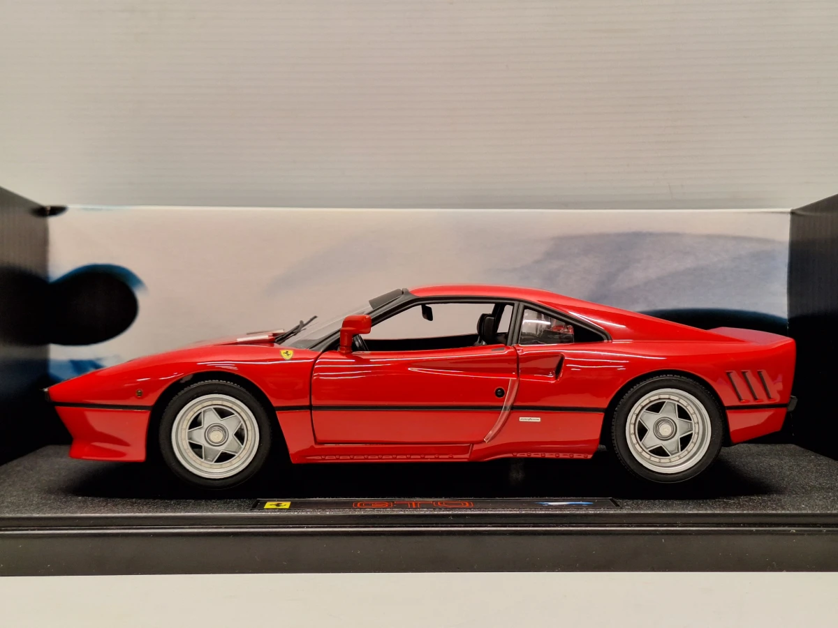 Set van twee Ferrari GTO schaalmodellen 1:18 Hot Wheels Elite - foto 6