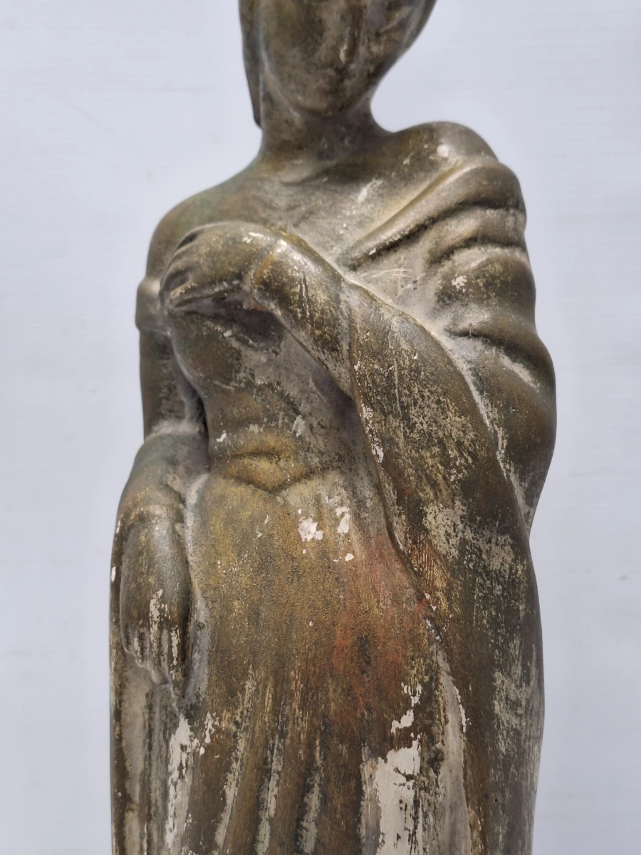 Vintage Art Deco beeld ‘Bourgondische Dame’ - jaren ’40 of Vintage Art Deco Beeld van adellijke dame (Jaren '40) - foto 3