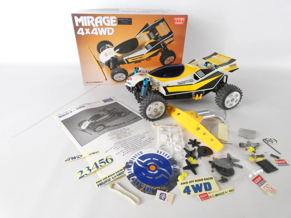 Radiografisch bestuurbare Mirage 4x4WD buggy met accessoires - foto 1