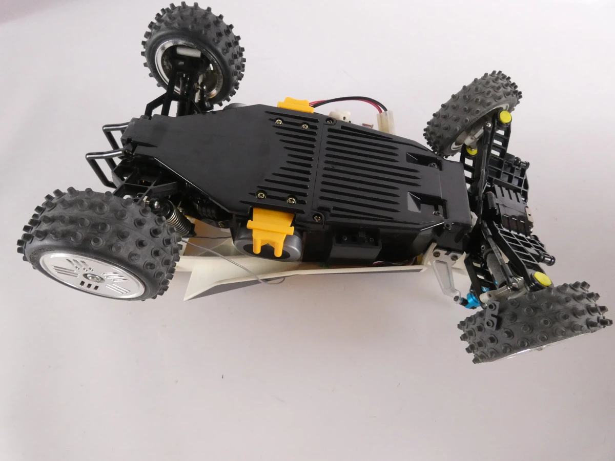 Radiografisch bestuurbare Mirage 4x4WD buggy met accessoires - foto 6