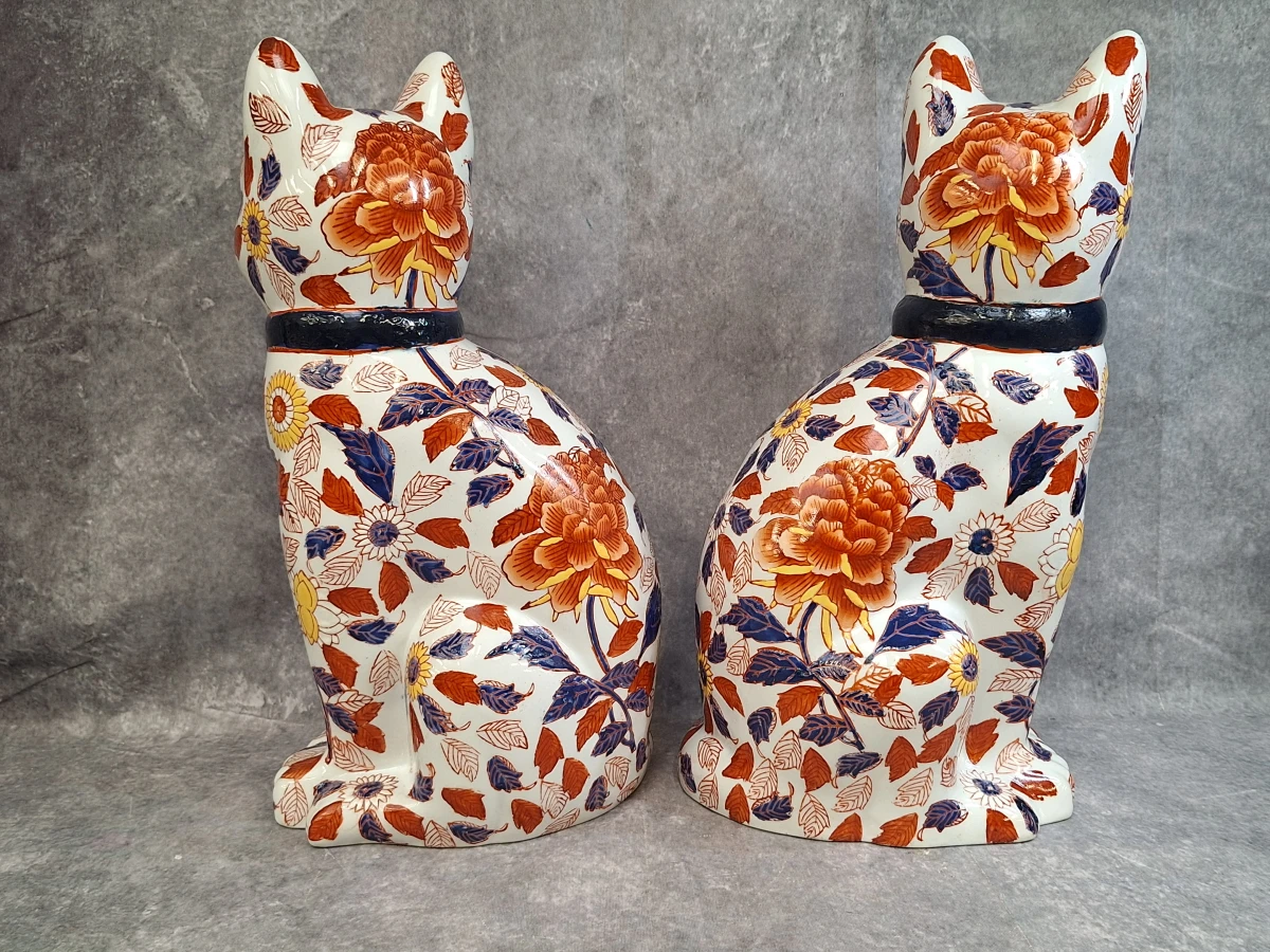 Set van twee Chinese porseleinen katten in Imari-stijl - jaren ’80 - foto 2