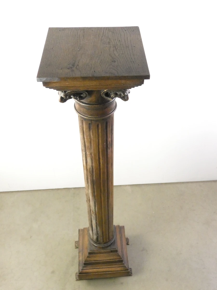 Houten zuil met ramshoofden - foto 4