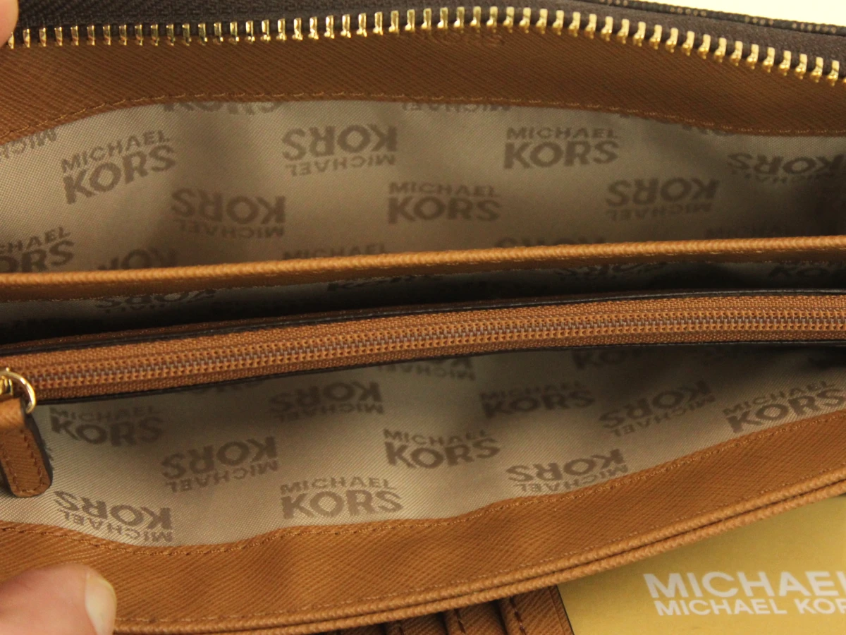 Michael Kors - grote monogram portefeuille / continental wallet met polsriempje - nieuw - foto 7