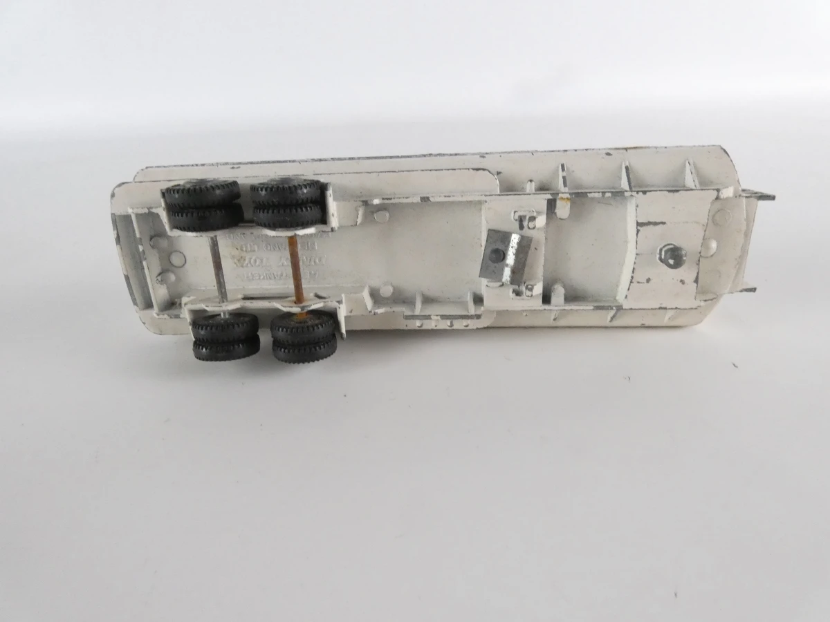 Set vintage Dinky Toys modelauto's en verkeersborden - foto 11