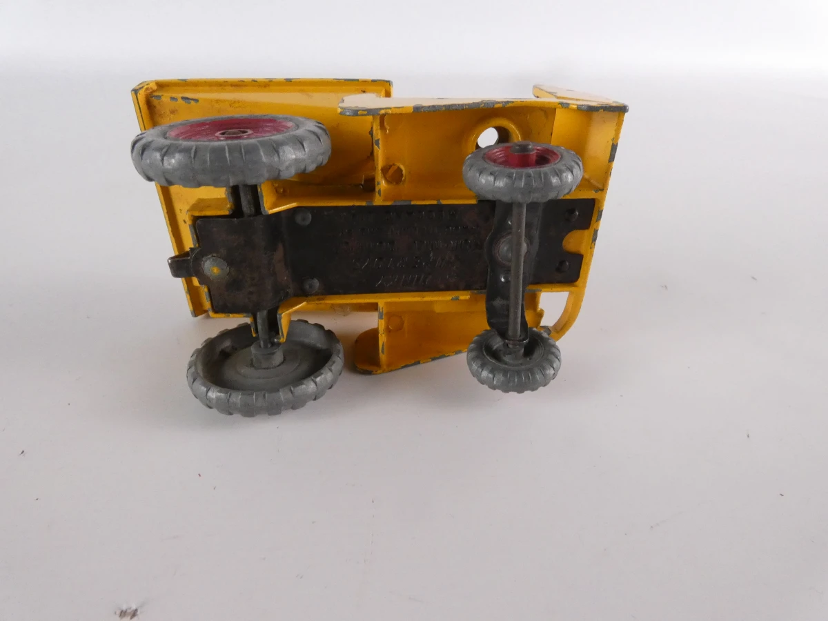 Set vintage Dinky Toys modelauto's en verkeersborden - foto 16