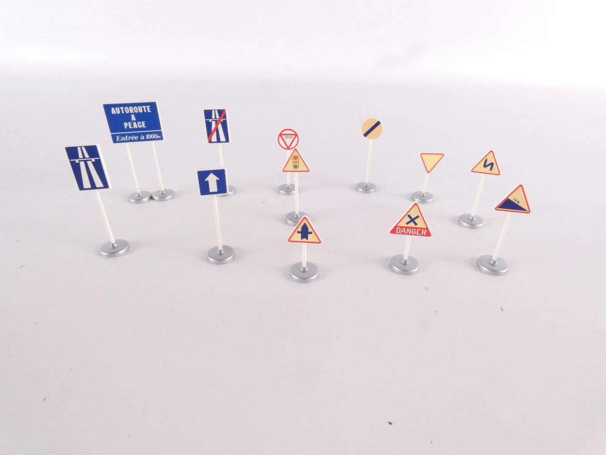 Set vintage Dinky Toys modelauto's en verkeersborden - foto 33