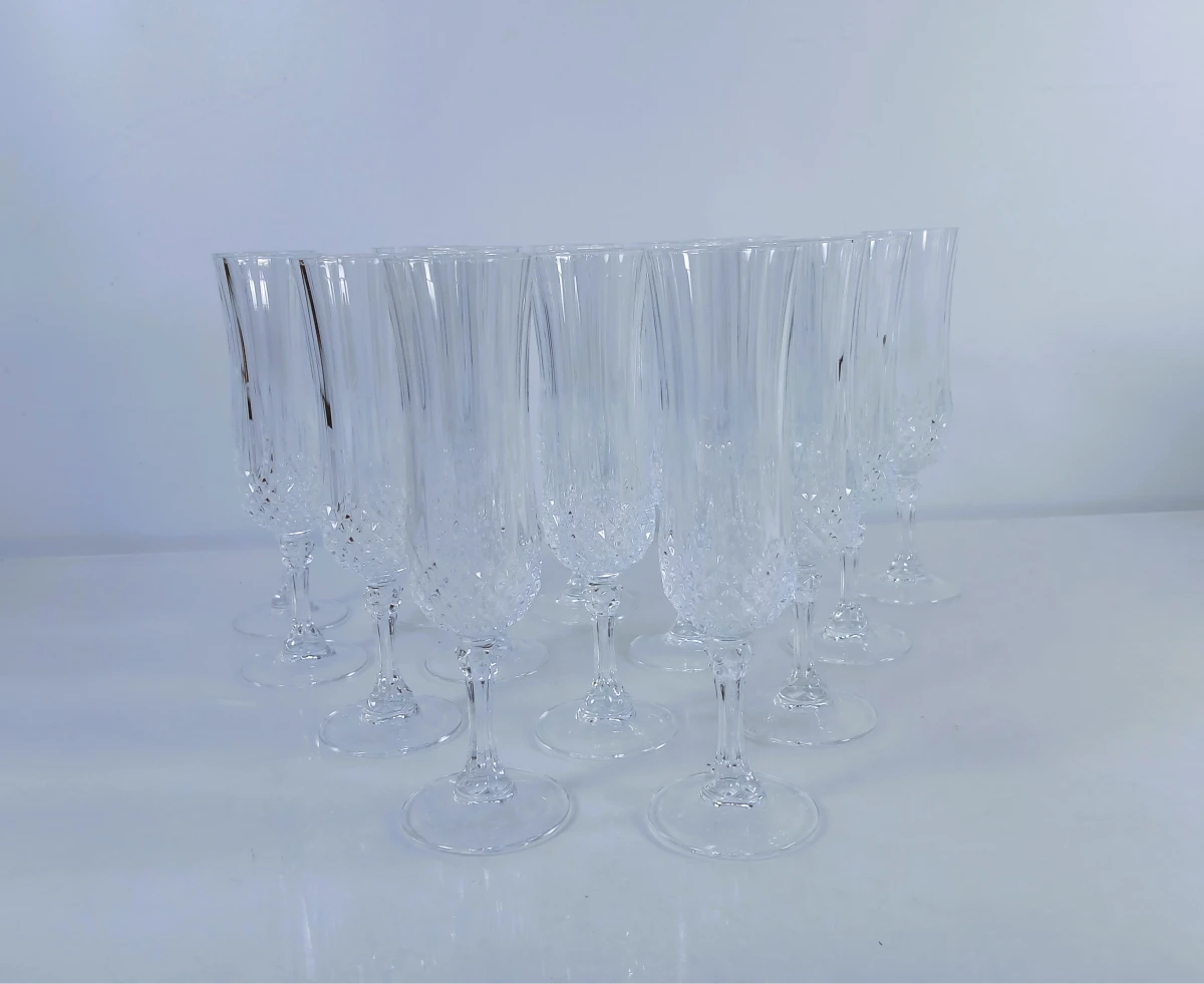 Set  van 14 champagneglazen met 2 karaffen - foto 3