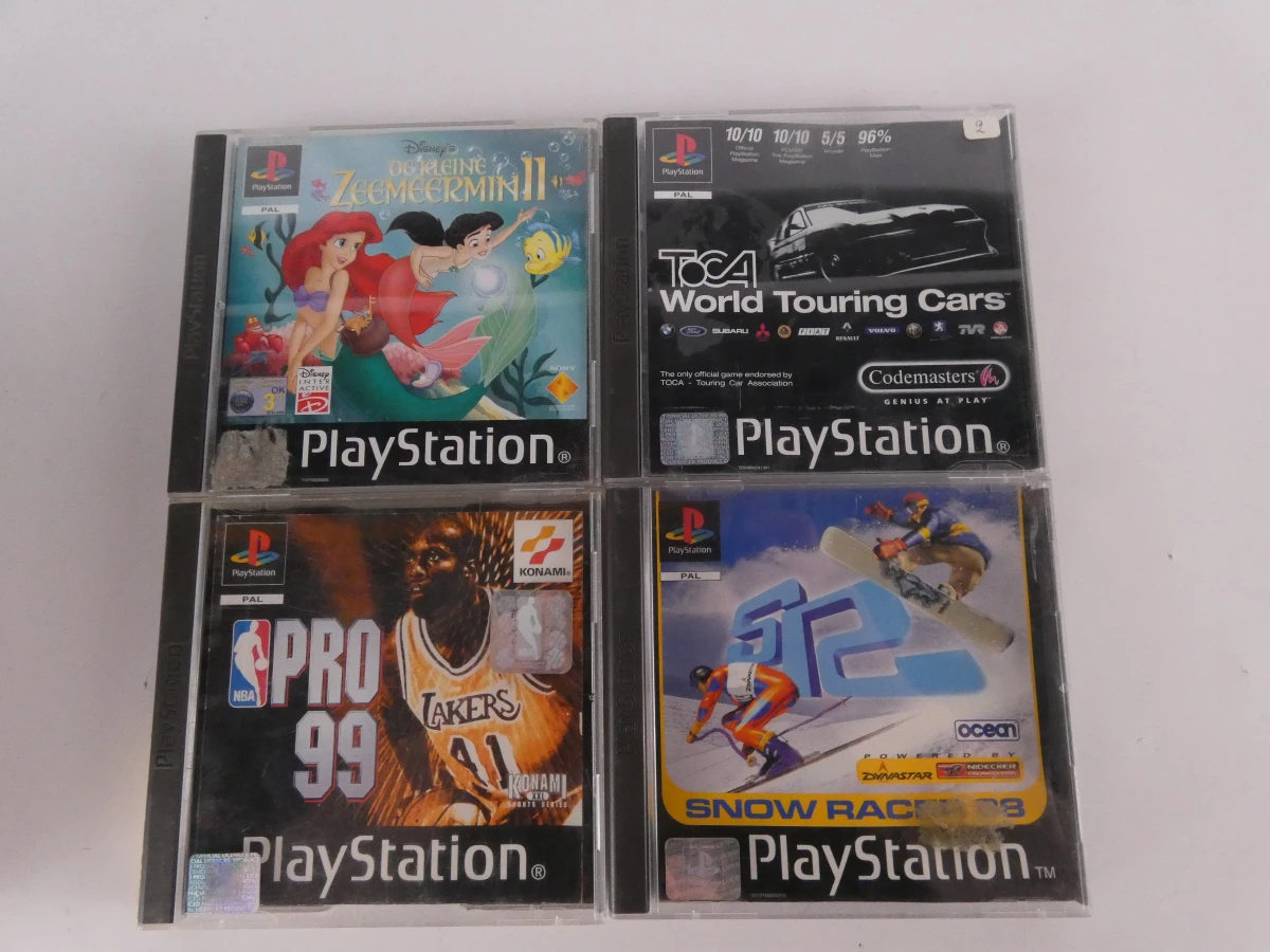 Set van 16 PlayStation 1 en 2 games met hoesjes - foto 2