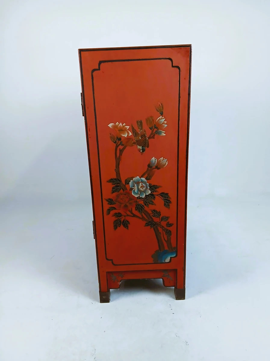 Chinees houten kastje met handgeschilderde decoratie - foto 7