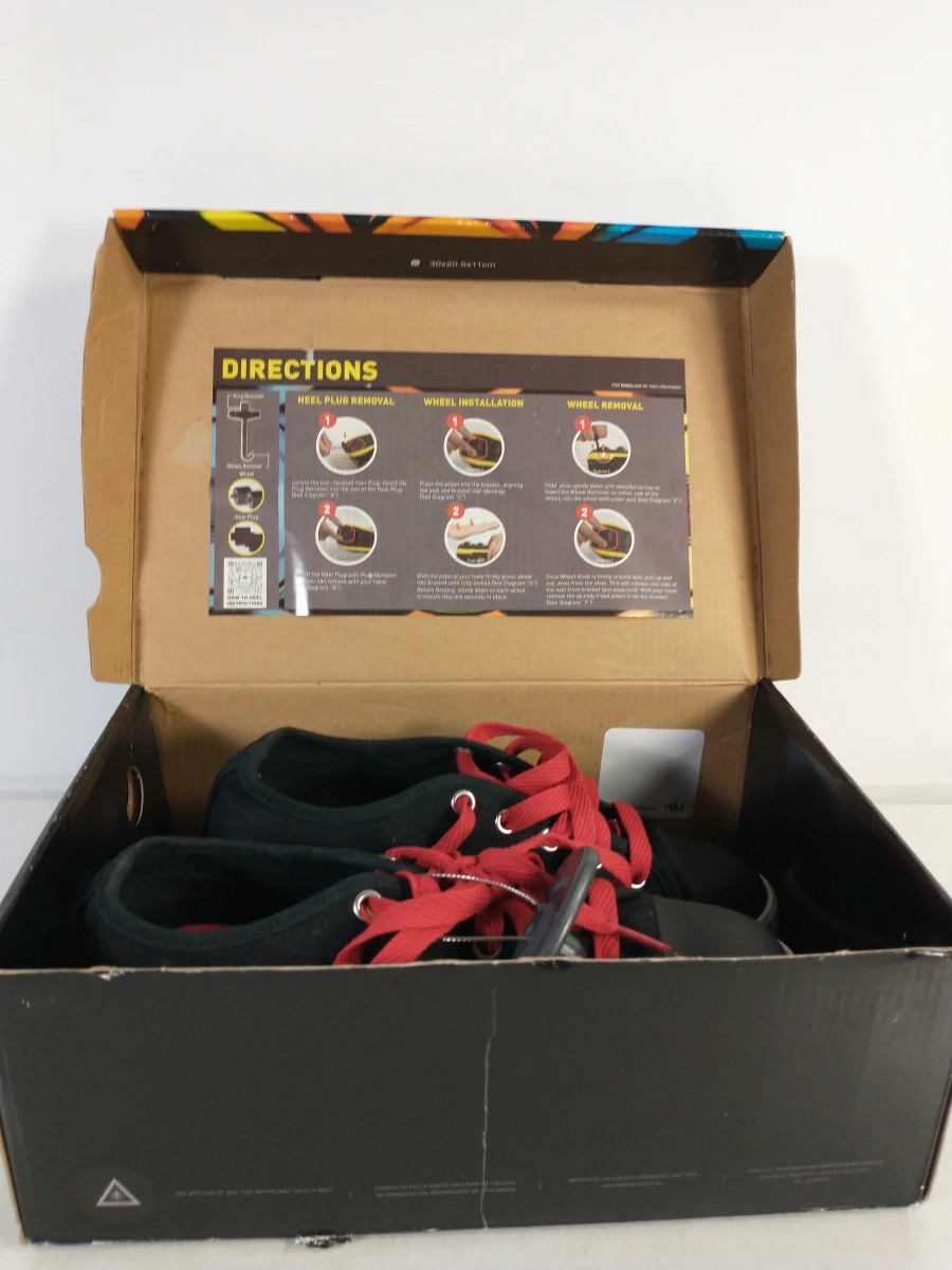 Zwarte sneakers Heelys met rode veters en wieltjes maat 36,5 - foto 2