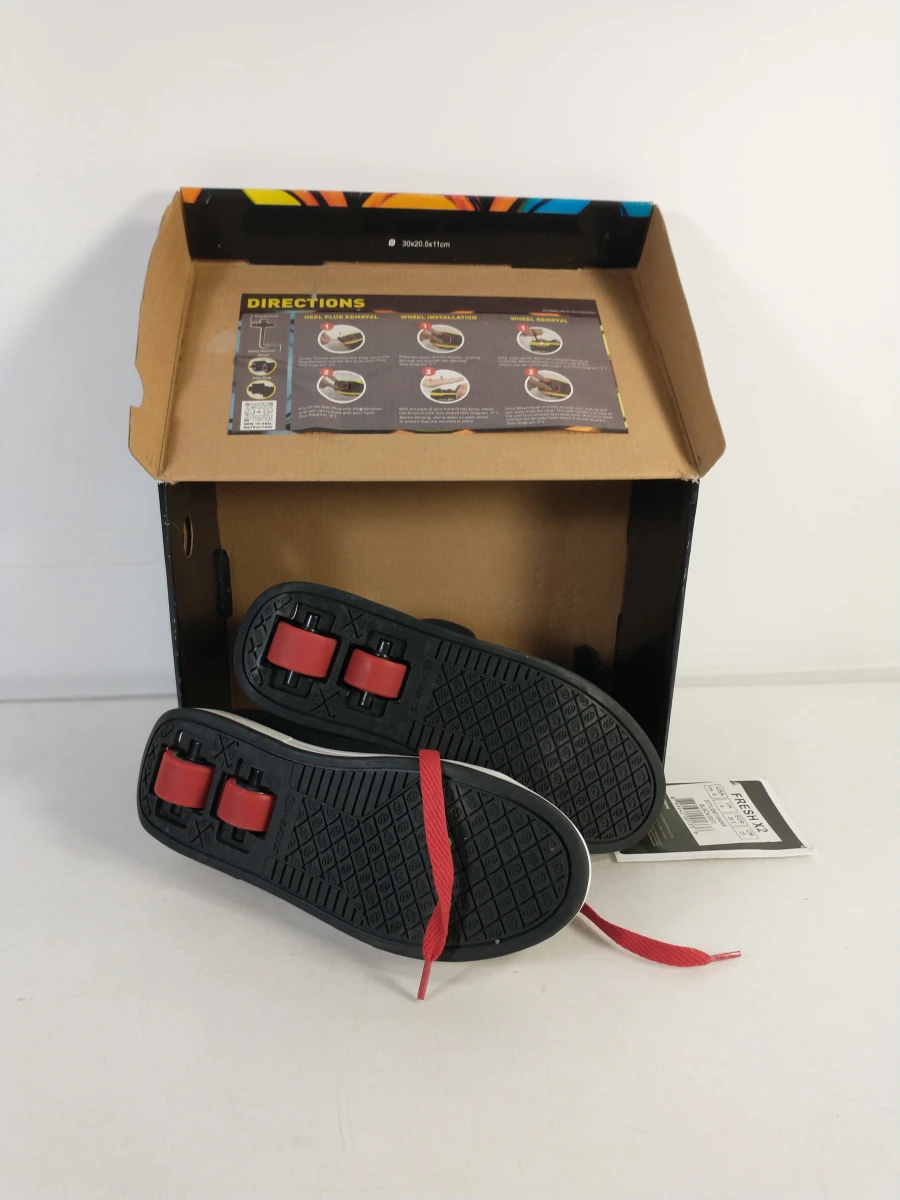 Zwarte sneakers Heelys met rode veters en wieltjes maat 36,5 - foto 5
