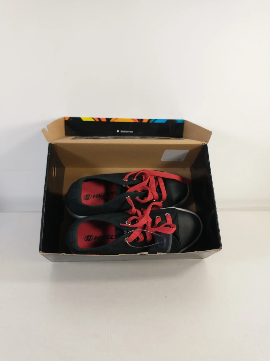 Zwarte sneakers Heelys met rode veters en wieltjes maat 36,5 - foto 6