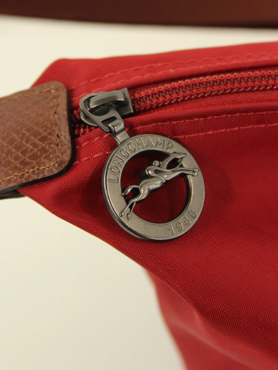 Rode Longchamp tas van de Pliage collectie - foto 7