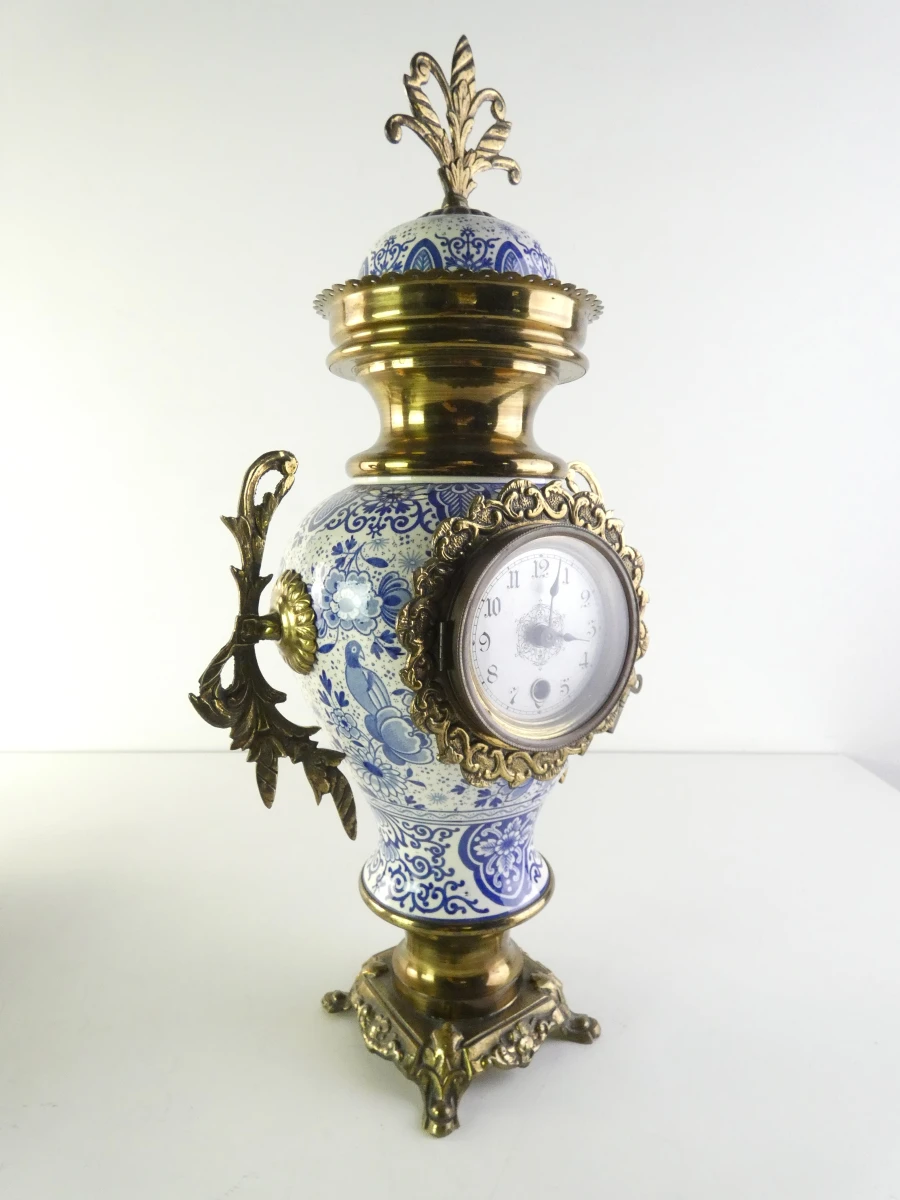 Vintage blauw-wit porseleinen klokstel met messing details - foto 5
