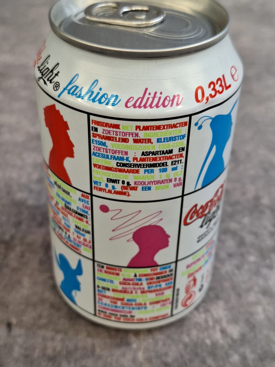 Set van 5 Coca-Cola Limited Fashion Edition Flessen & Blik - Marc Jacobs, Elvis Pompilio & Vintage Rose - foto 30