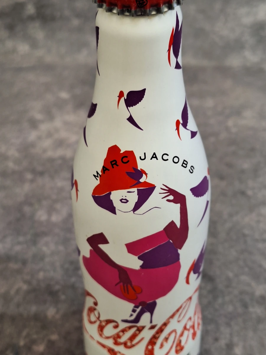 Set van 5 Coca-Cola Limited Fashion Edition Flessen & Blik - Marc Jacobs, Elvis Pompilio & Vintage Rose - foto 5