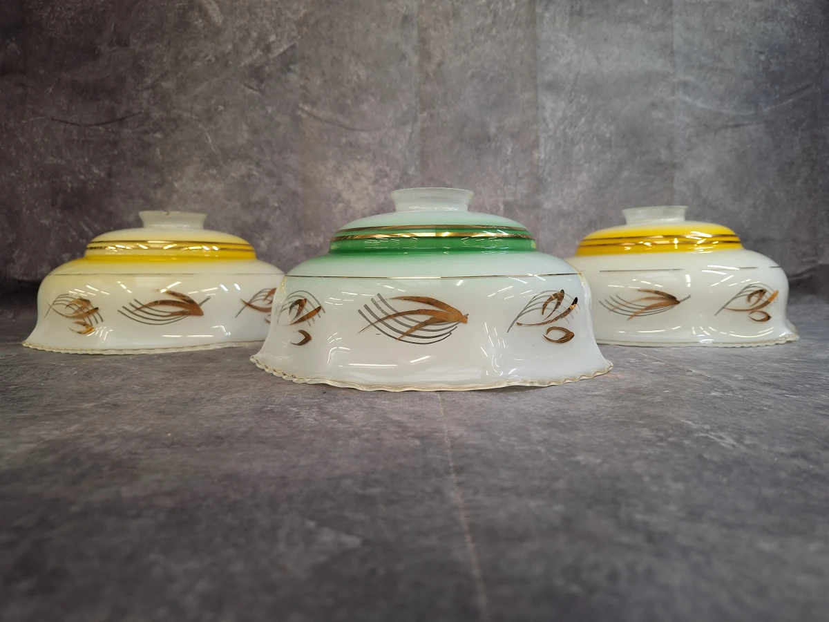 Set van 3 opaline glazen lampenkappen met gouden korenaar-decor - foto 2