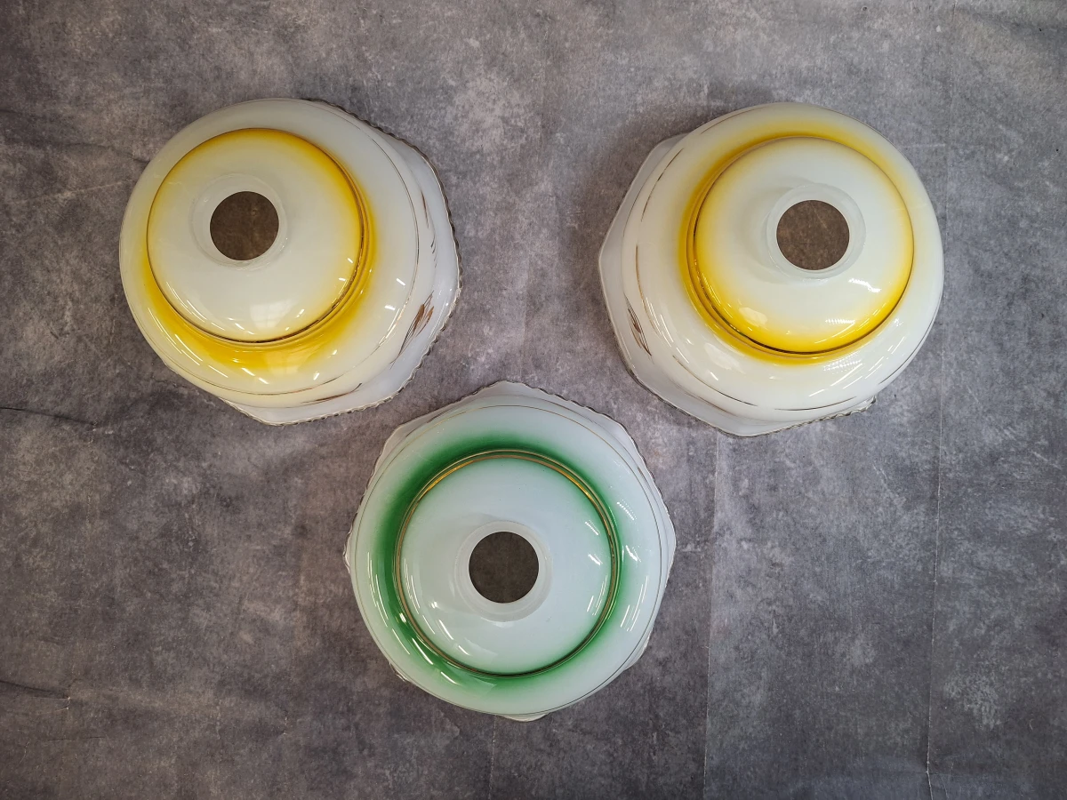 Set van 3 opaline glazen lampenkappen met gouden korenaar-decor - foto 3