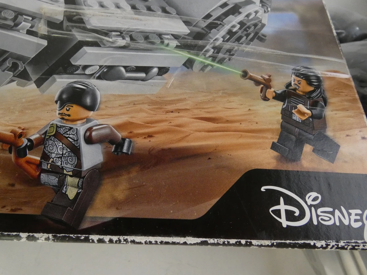 LEGO Star Wars Millennium Falcon bouwset 75105 - foto 8