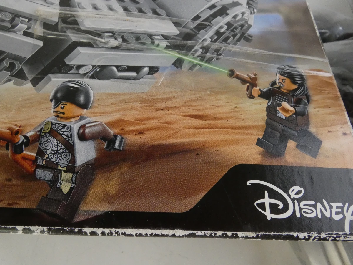 LEGO Star Wars Millennium Falcon bouwset 75105 - foto 9