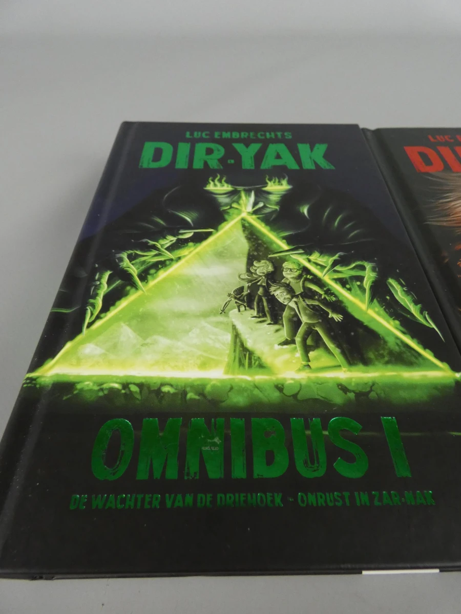 3 boeken Dir-Yak Omnibus - foto 2