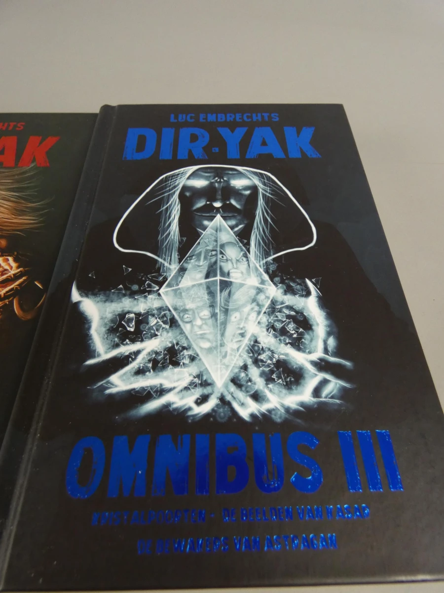 3 boeken Dir-Yak Omnibus - foto 4