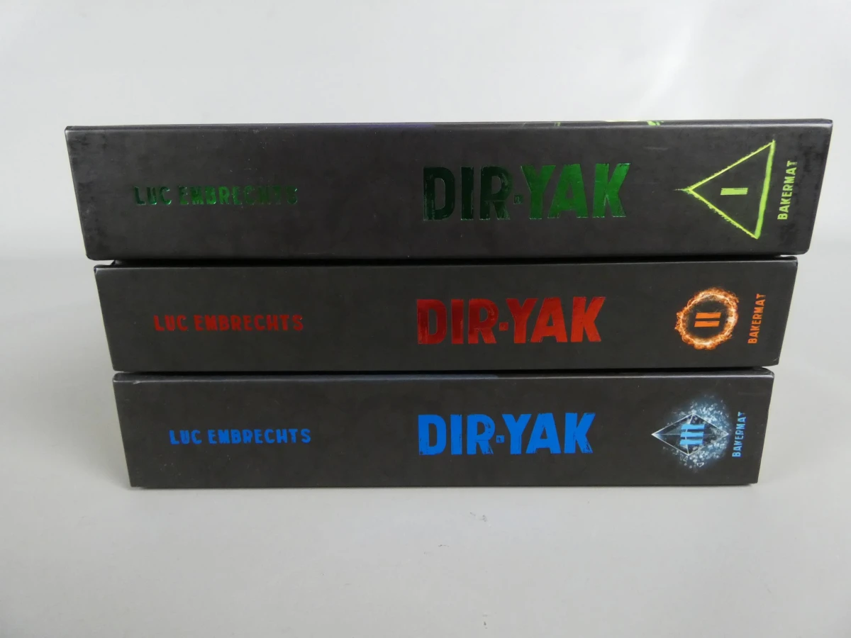 3 boeken Dir-Yak Omnibus - foto 11