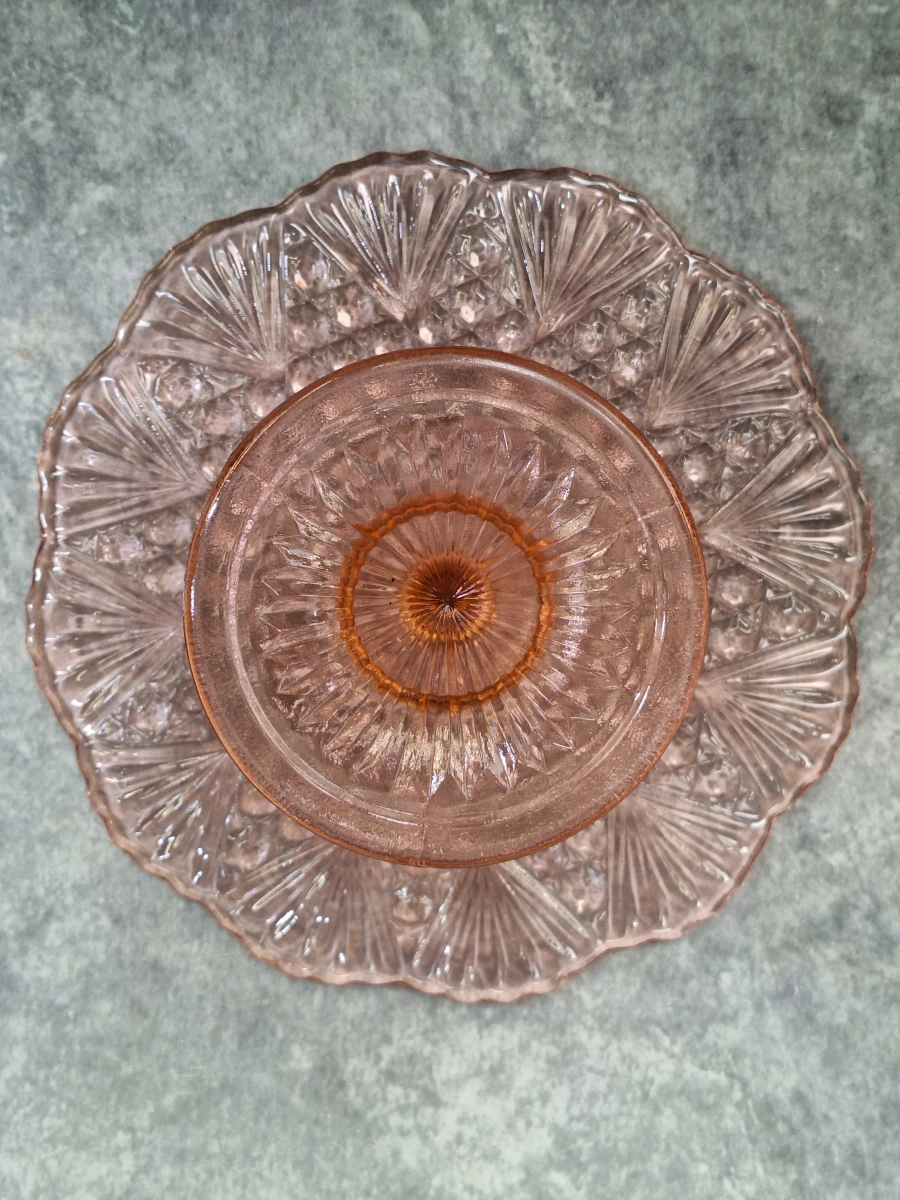 Set van twee vintage glazen taartplateaus op voet in Art Deco stijl - foto 5