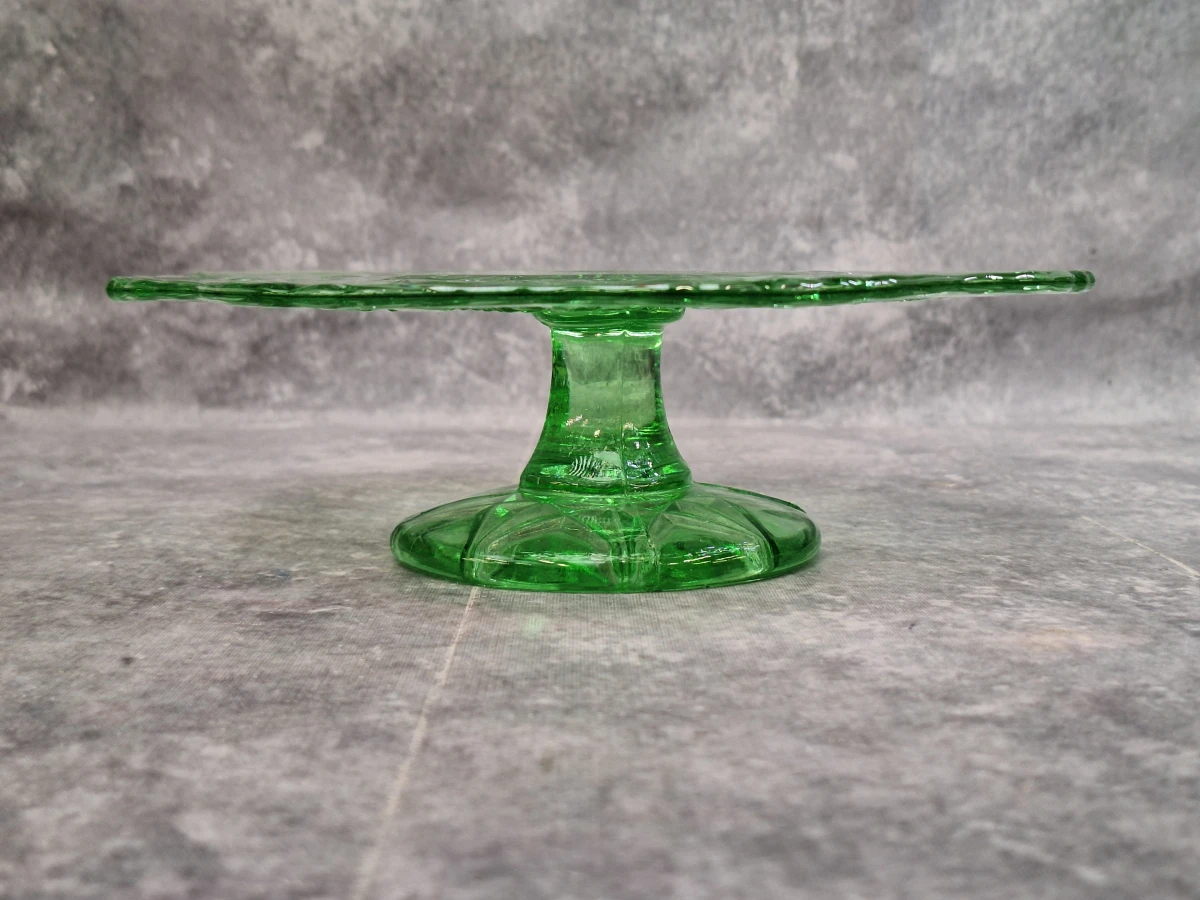 Set van twee vintage glazen taartplateaus op voet in Art Deco stijl - foto 6