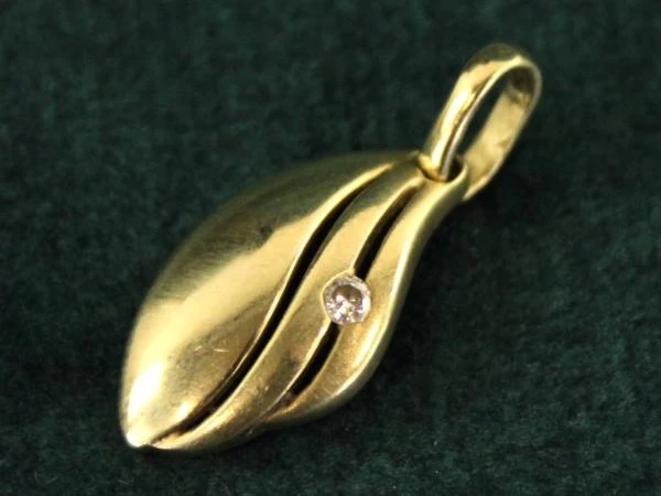 14 karaats gouden hanger met diamantje - foto 2