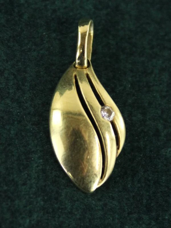 14 karaats gouden hanger met diamantje - foto 5