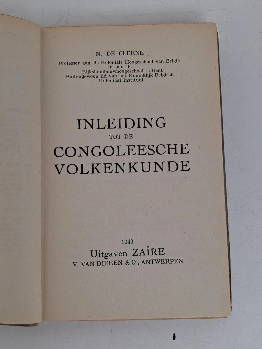 "Inleiding tot de Congoleesche volkenkunde" (zeldzame eerste druk)