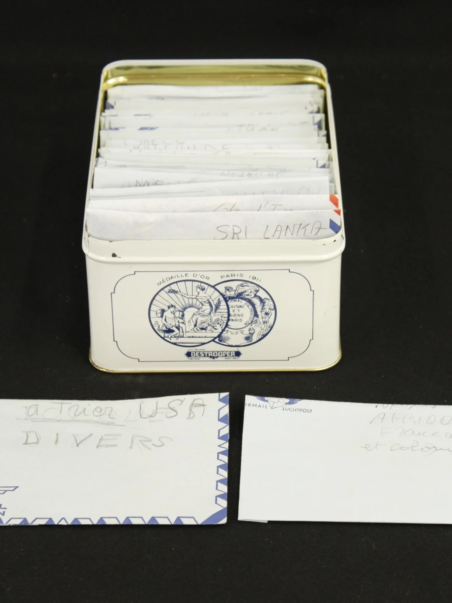Verzameling internationale & nationale postzegels met albums en bewaardoos - foto 3